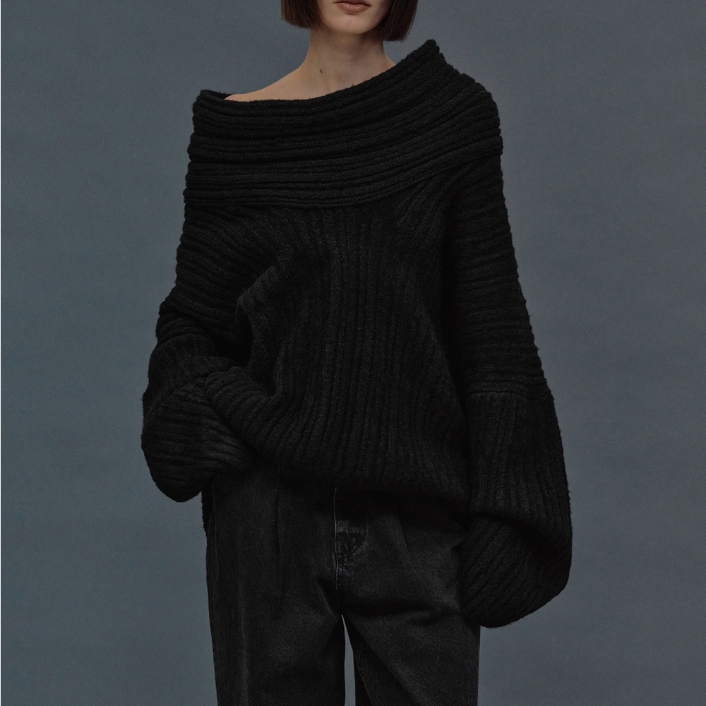 NWT Source Unknown Becca Oversized High Roll Knit
Pullover, Black